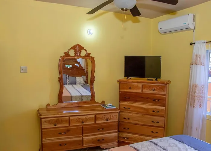 Bev's Rosevilla Montego Bay